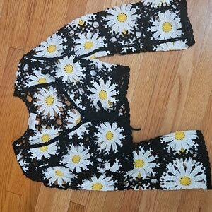 Audrey Parks  Francesca’s gorgeous sunflower crochet top